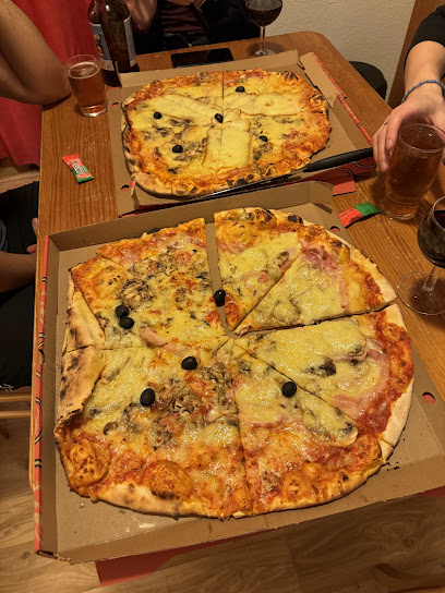 Pizza de La Grignote - Pizzeria Boucherie Charcuterie Traiteur Snack Crêpes à Chamrousse